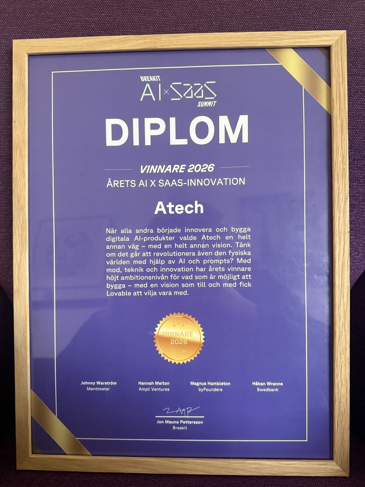 The framed AI x SaaS Awards 2026 diploma: Vinnare, Årets AI x SaaS-innovation, Atech